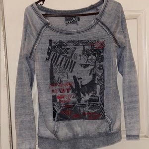 Soft and thin sweatshirt